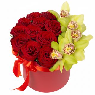 Квіти у коробці"Гламурний презент"