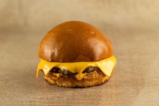 Сирний бургер