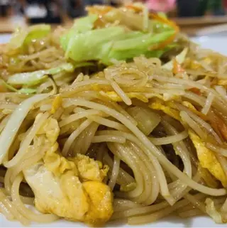 47 Massa de Arroz com Legumes 