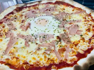Pizza Bismark