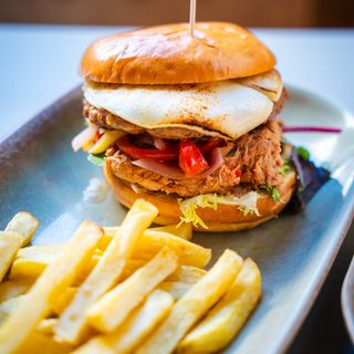 Hamburguesa Cordero, Pollo y Pulled Pork