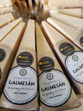 QUESO VACA CURADO GALICIA SEMIGRASO 300grs aprox