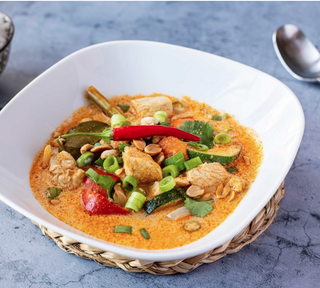 Pollo Con Salsa Curry Tailandés