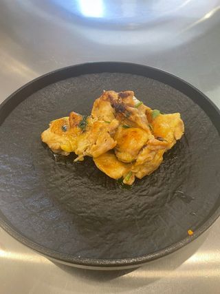 Grill batak sa pečenim krompirom 500gr