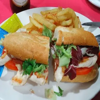 Baguette Pollo Vegetal