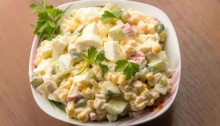 18 Insalata con surimi e maionese