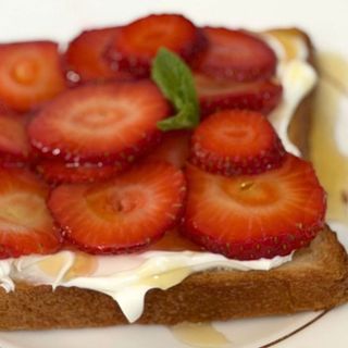 Tostada de fresas con Mascarpone