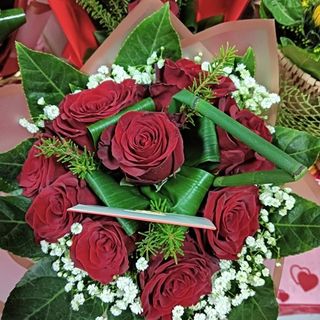 Buquê de 15 rosas (Branca, vermelha, amarela, ou mistura)