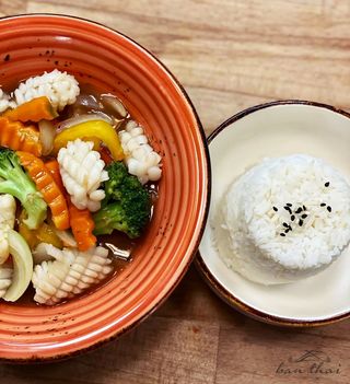 Kalmary z tajską bazylią