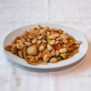Pollo Con Almendras