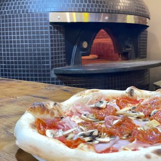 Pizza Caprichosa