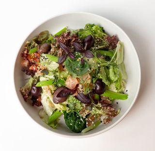 Салат з лососем (230г)