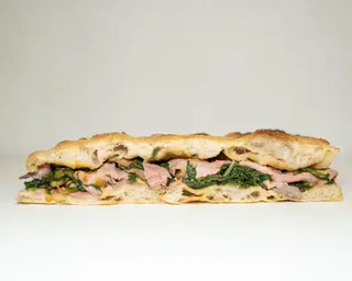 Pizza roast beef, maionese e verdure di stagione - al trancio