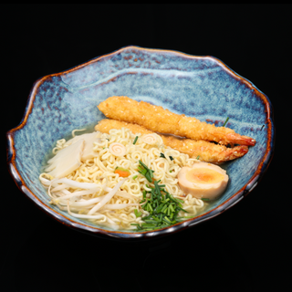 32. Sopa de ramen de marisco