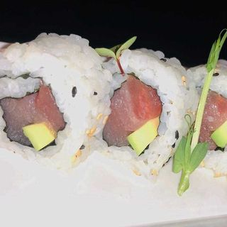 152.Tuna avocado roll - 4 pezzi