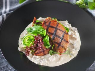 Яловичий язик з грибним жульєном (210g)