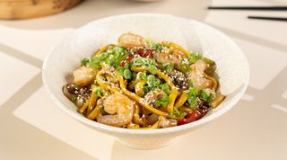 ატრია კრევეტით და ტკბილ- ცხარე სოუსით / Noodles with Shrimp with sweet-spicy sauce