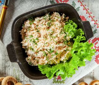 Հավով և ընկույզով