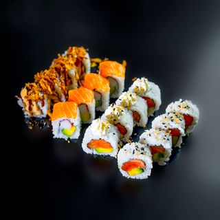 402. Combo Uramaki (16 Uds.)