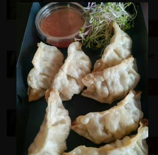 Pierożki gyoza z wakame 7 szt.