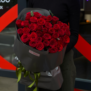 37 троянд Престиж