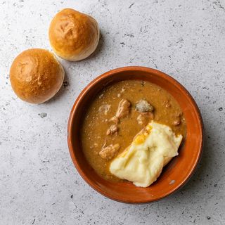 Juneći gulaš sa pireom