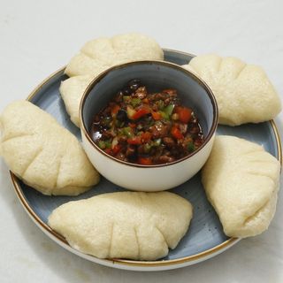 Говядина с лепешками 