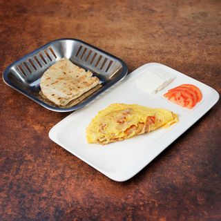 Omlet i dimljena slanina