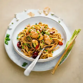 Chicken and Cashew Nuts Fried Noodles