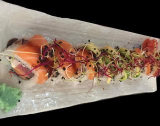 Rainbow Uramaki (8 Uds.)