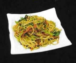 12. Tallarines Fritos Con Tres Delicias