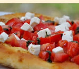 Фокача с домати, моцарела и песто (270г)