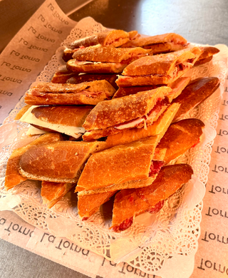 Catering  18 mini flautas de jamón iberico