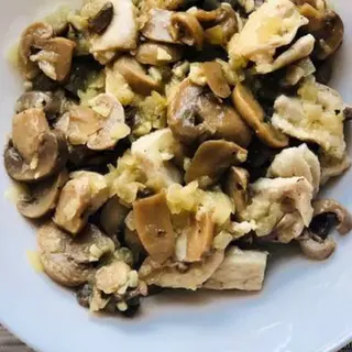 Pollo Con Champiñón
