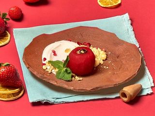 Вашлі на мусі з мацоні, медом та гранатовим соусом (370g)