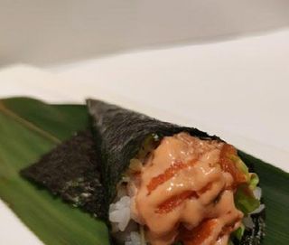 Temaki spicy salmone