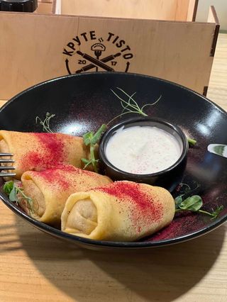 Млинці з м'ясом і сметаною (240/50г)