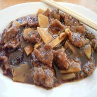 Ternera con bambu y setas chinas