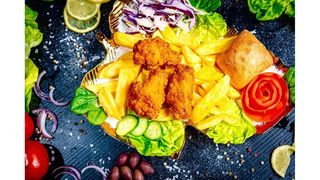 Ciocănele picante, cartofi, sos