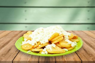 Cartofi prajiti cu branza feta