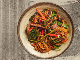 Нудли с телешко