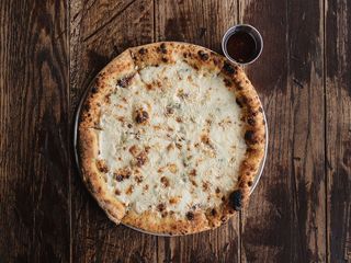 Cztery sery i pikantny miód