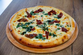 Pizza Smoked Chicken & Spinach 