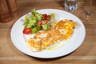 Omleta cu 3 ingrediente la alegere