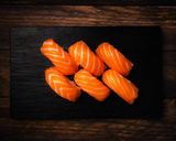 Bandeja Nigiri Salmón ( 6 Piezas)