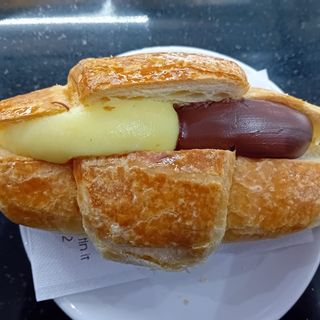 Cornetto crema e cioccolato