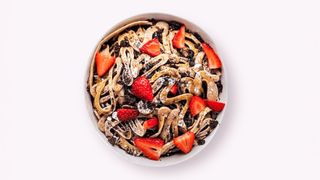 კრეპის სპაგეტი მარწყვით