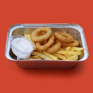 Лучени кръгчета с пържени картофи