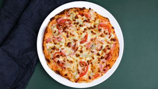 პიცა ბეკონით პატარა