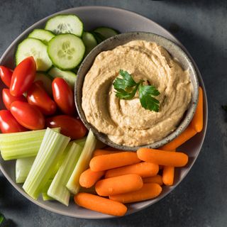 Hummus z pieczonymi warzywami